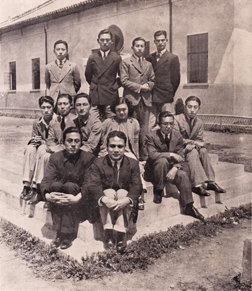 1935年12月,光华大学组织成立学生救国会。图为学生救国会执行委员会成员合影。.jpg